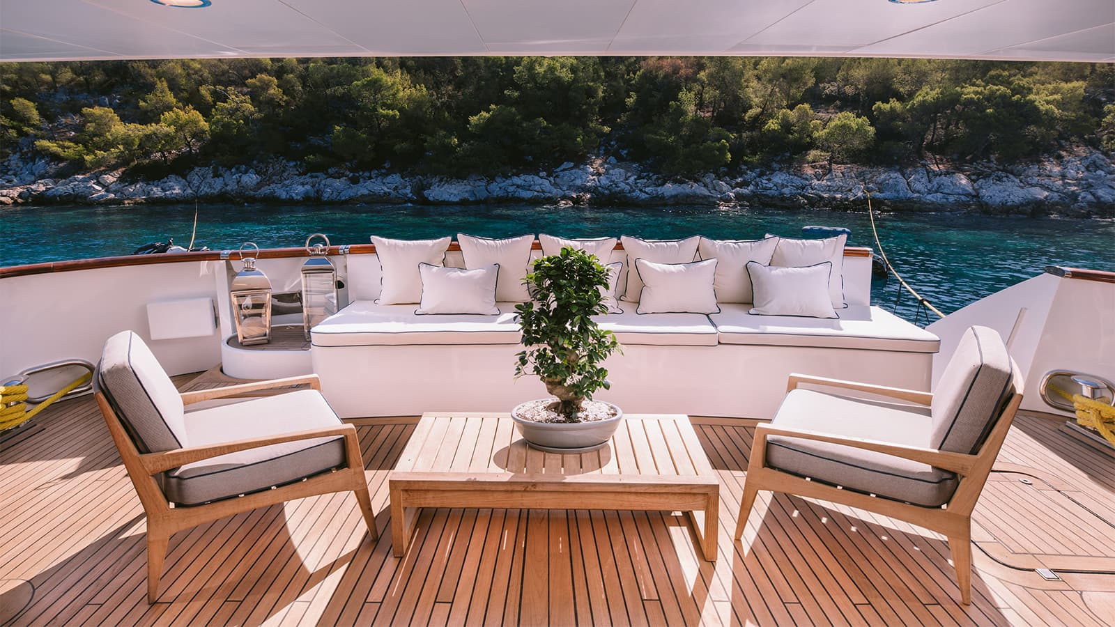 NATALIA V - deck aft | Drivas Yachts