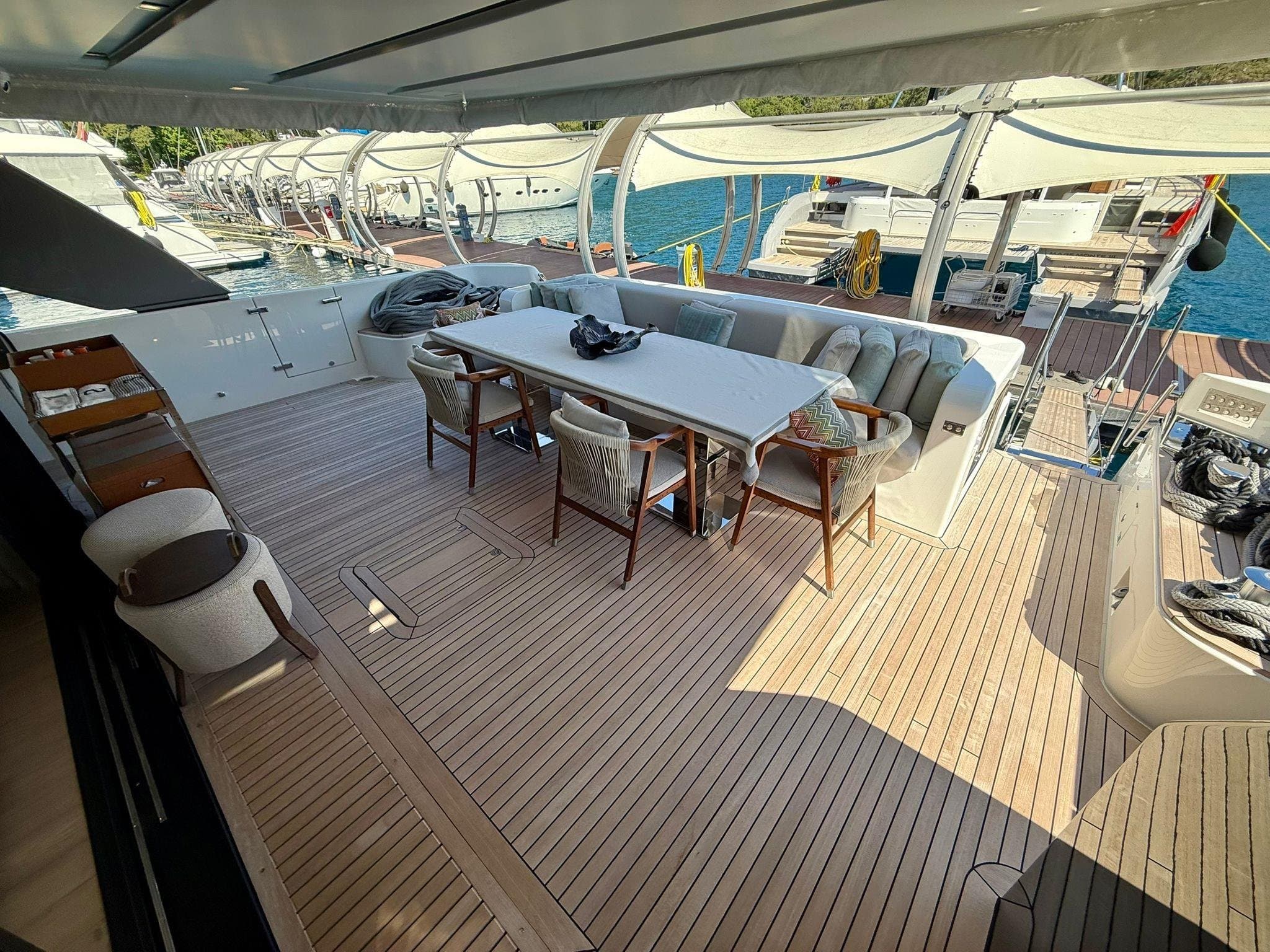 SL 90A 812 - deck aft | Drivas Yachts