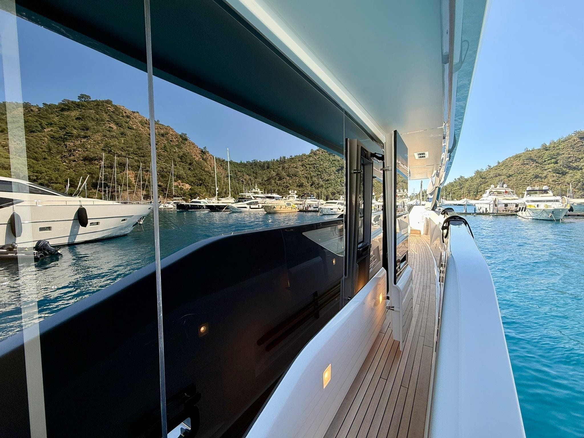 SL 90A 812 - deck aft | Drivas Yachts