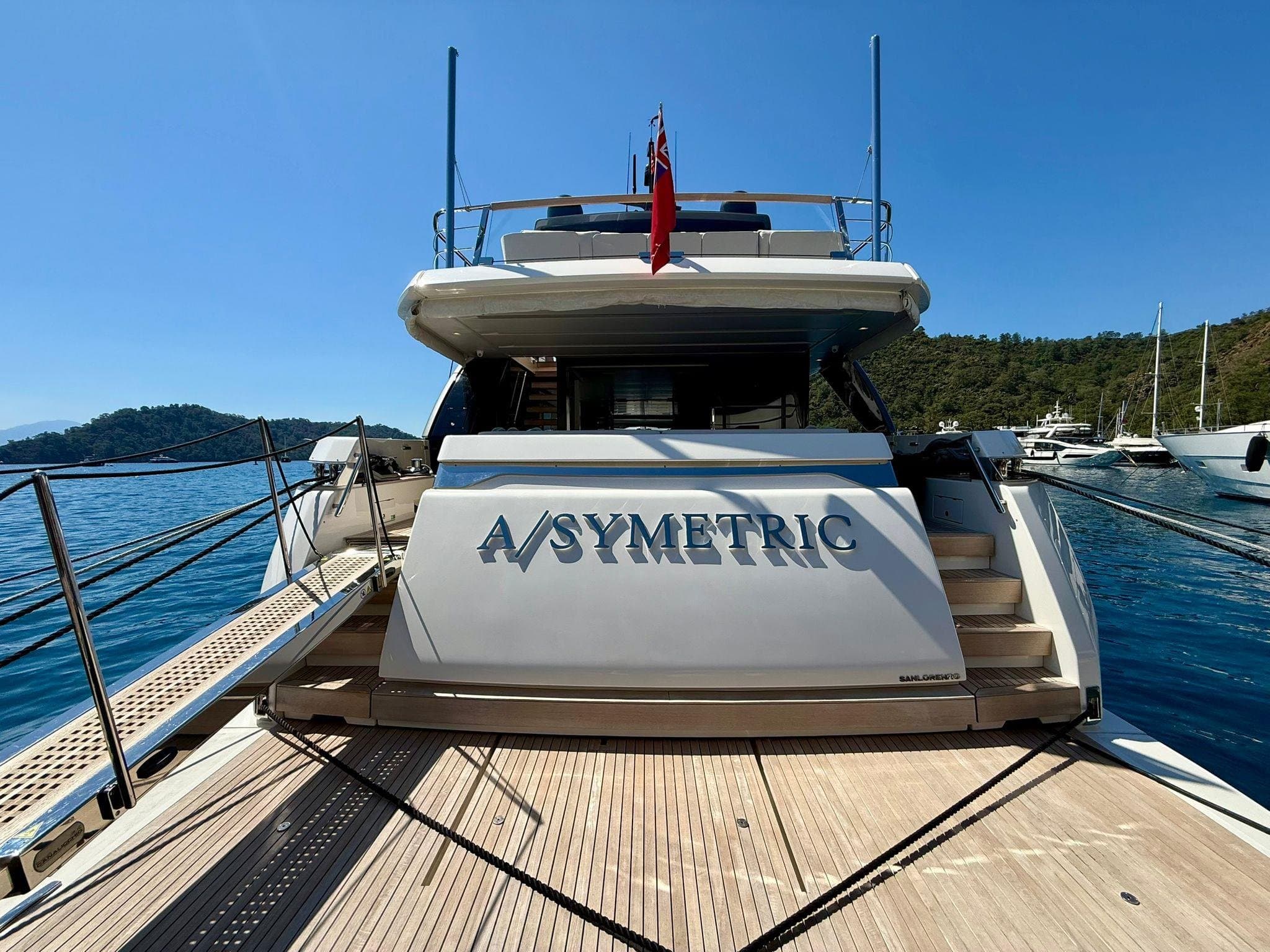 SL 90A 812 - ext stern | Drivas Yachts