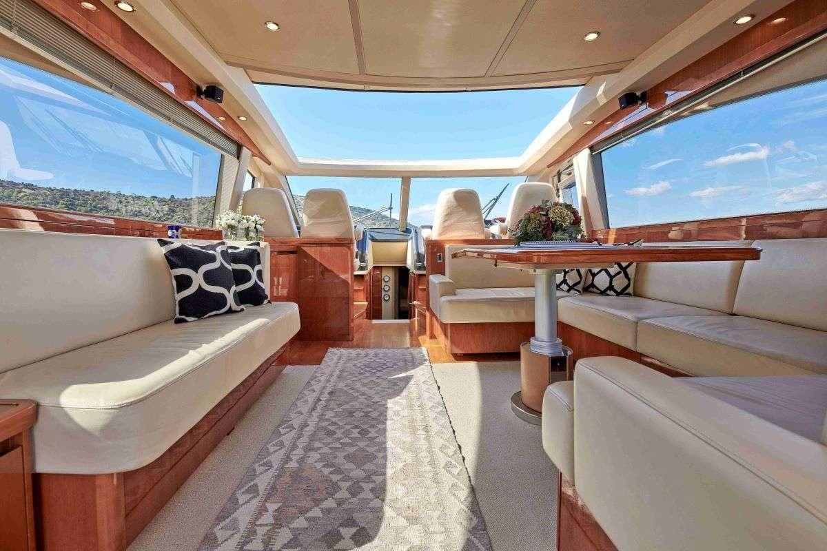 ESTIA ONE - saloon | Drivas Yachts
