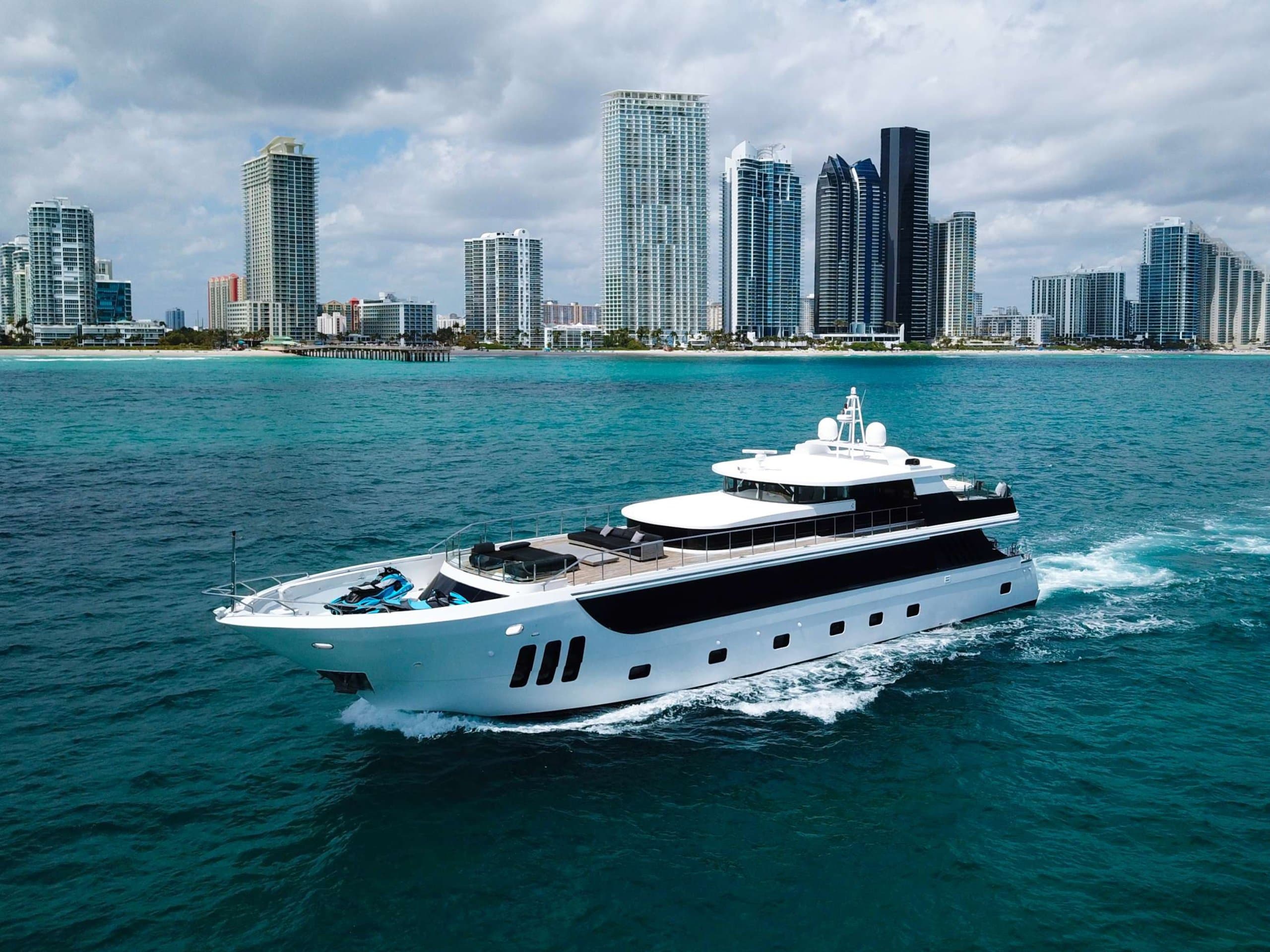 PRIVILEGE | Drivas Yachts