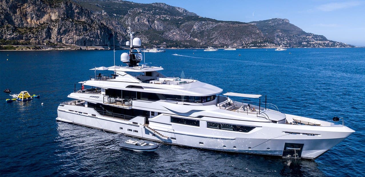 AXIOS - ext | Drivas Yachts