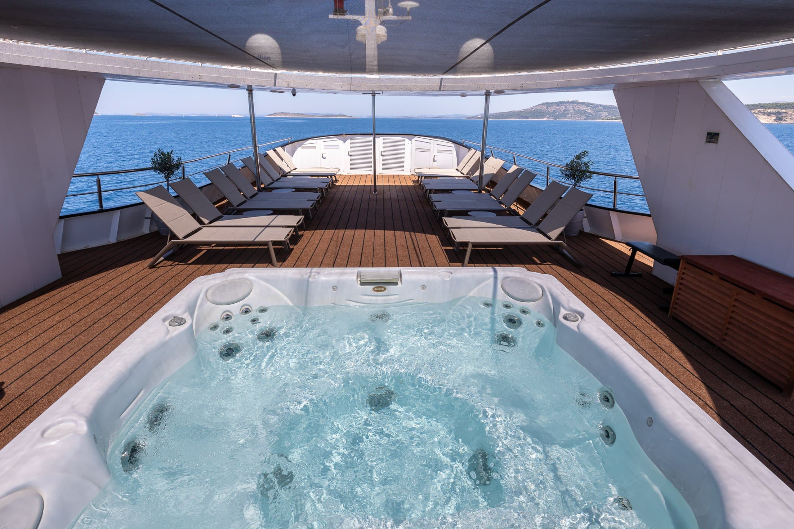 ADRIATIC QUEEN | Drivas Yachts