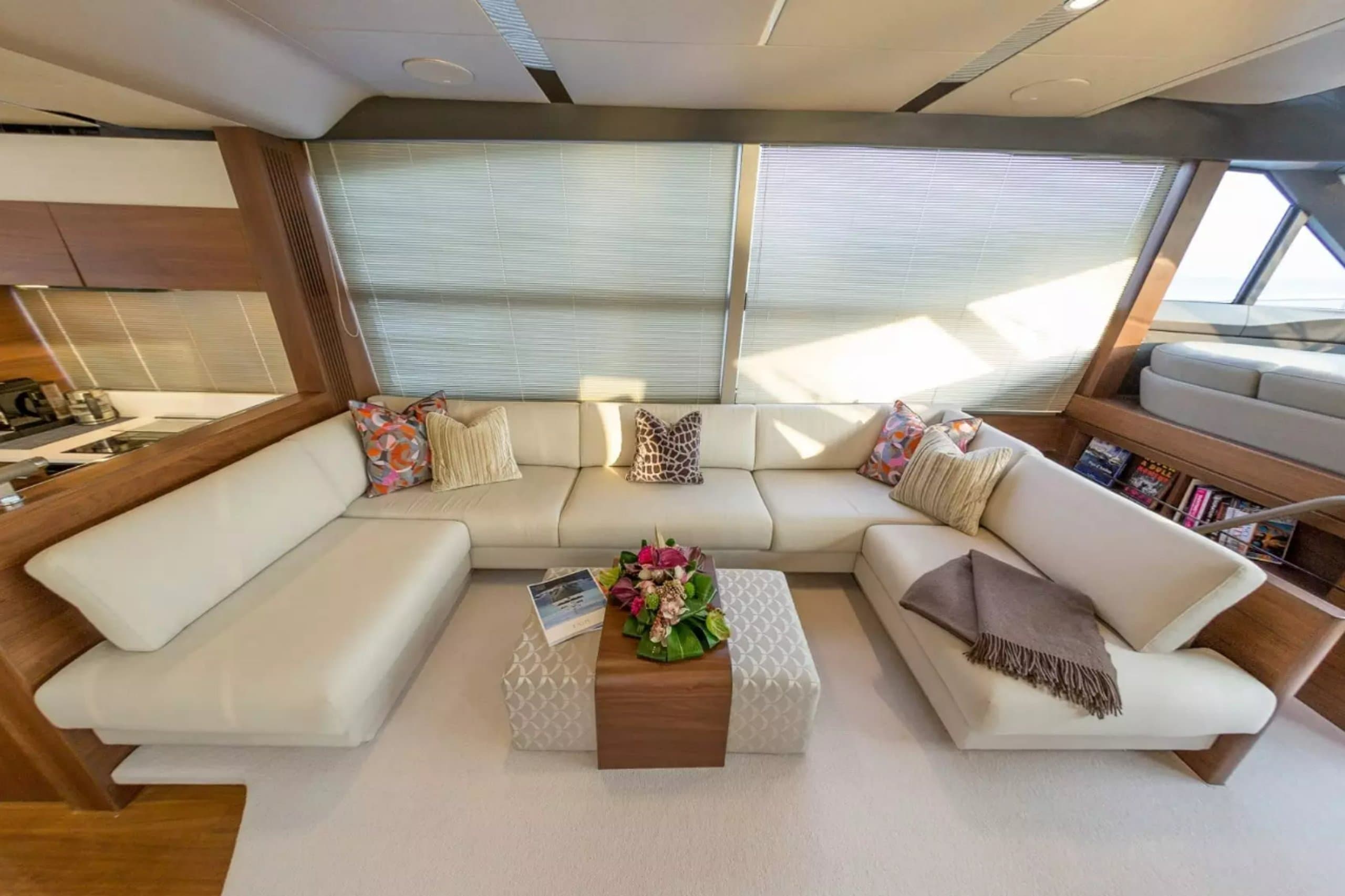SHAWLIFE | Drivas Yachts