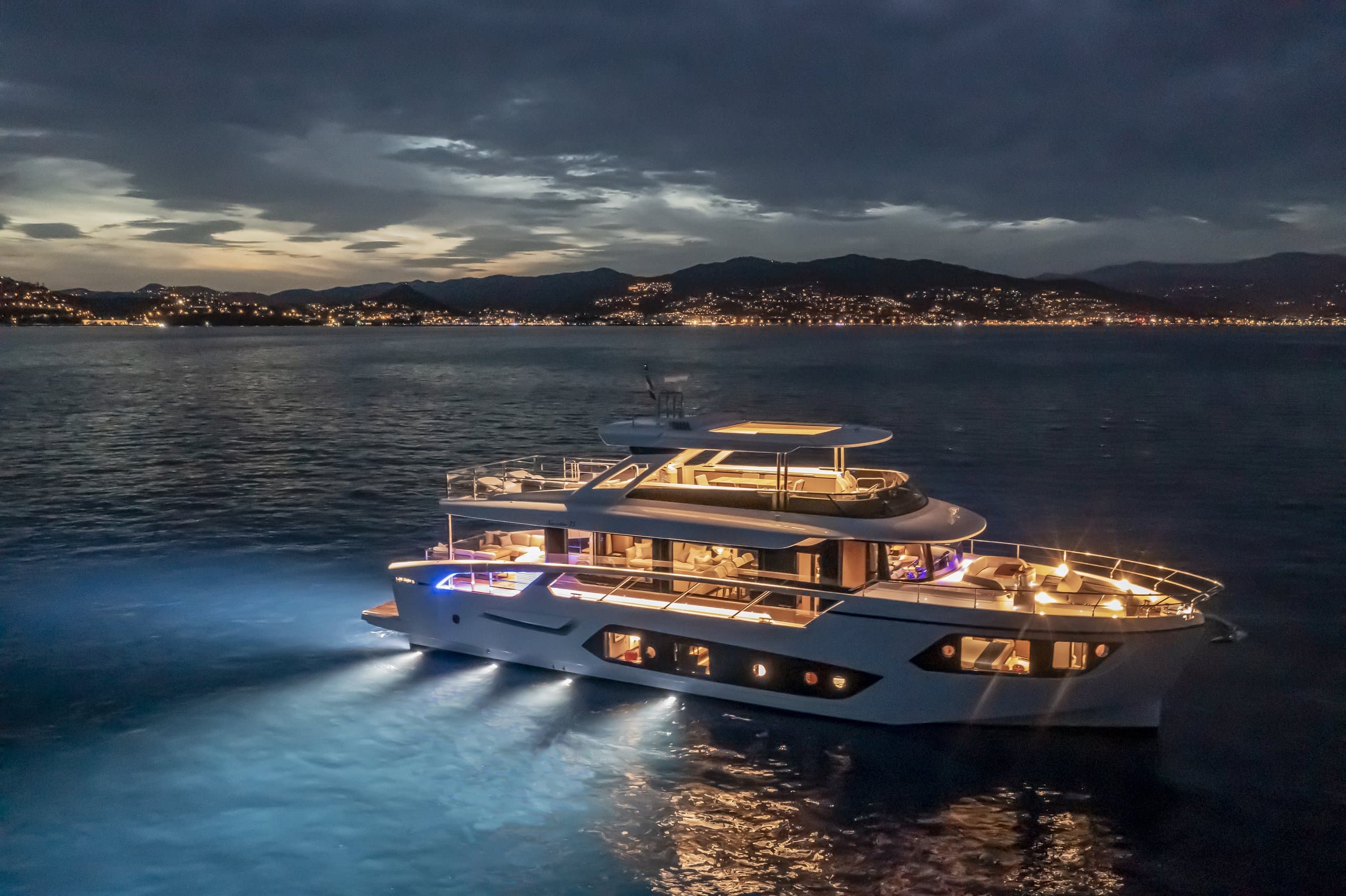 AZUR | Drivas Yachts