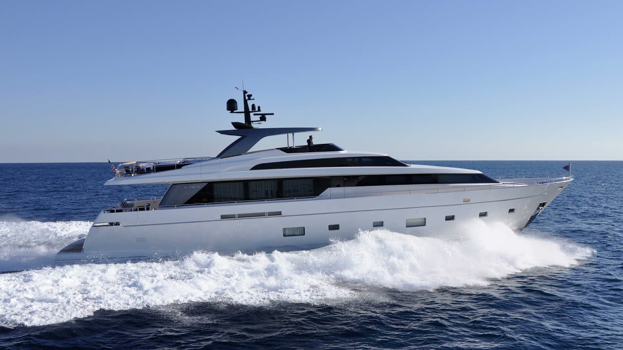 PIOLA - ext running | Drivas Yachts