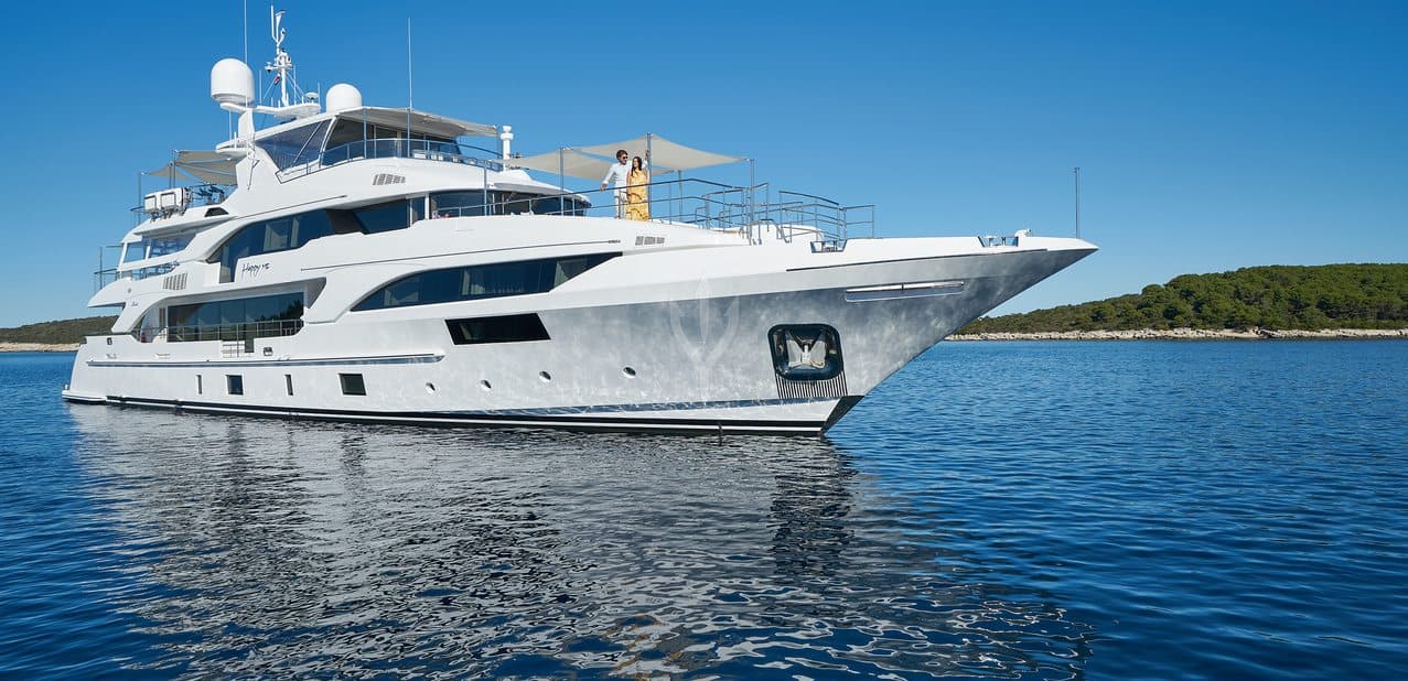 Motor yacht HAPPY ME 40m by Benetti — photo 2