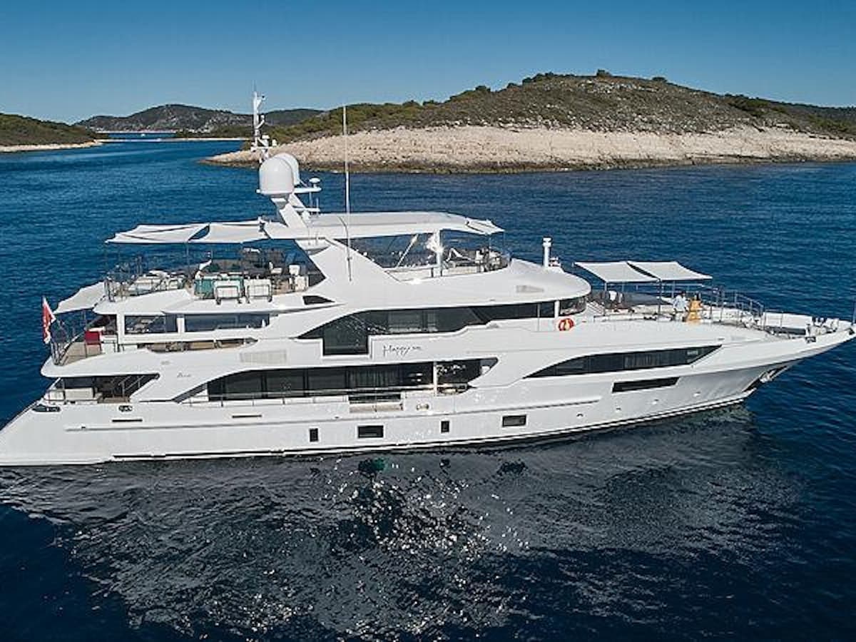 Motor yacht HAPPY ME 40m by Benetti — photo 4