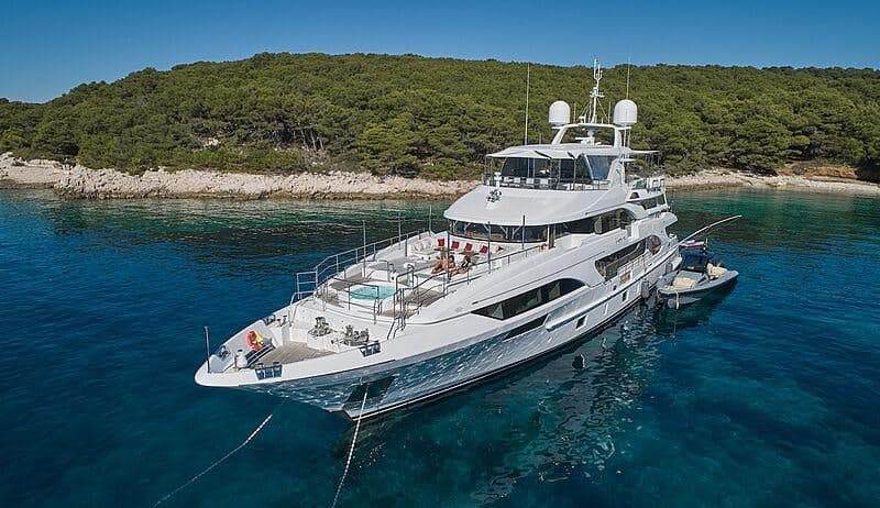 Motor yacht HAPPY ME 40m by Benetti — photo 6