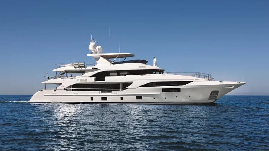 HAPPY ME - ext stbd | Drivas Yachts