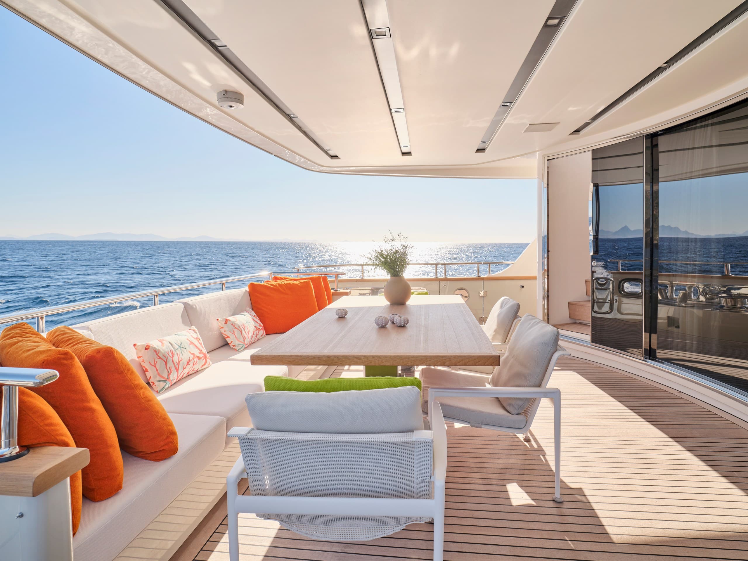 FLOR - deck aft | Drivas Yachts