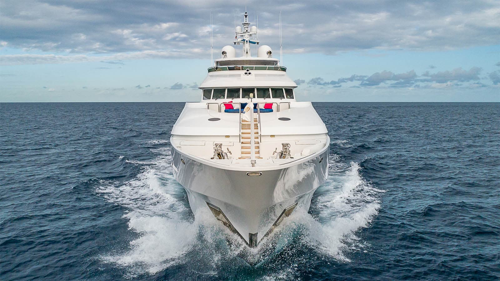 CARTE BLANCHE - ext bow | Drivas Yachts