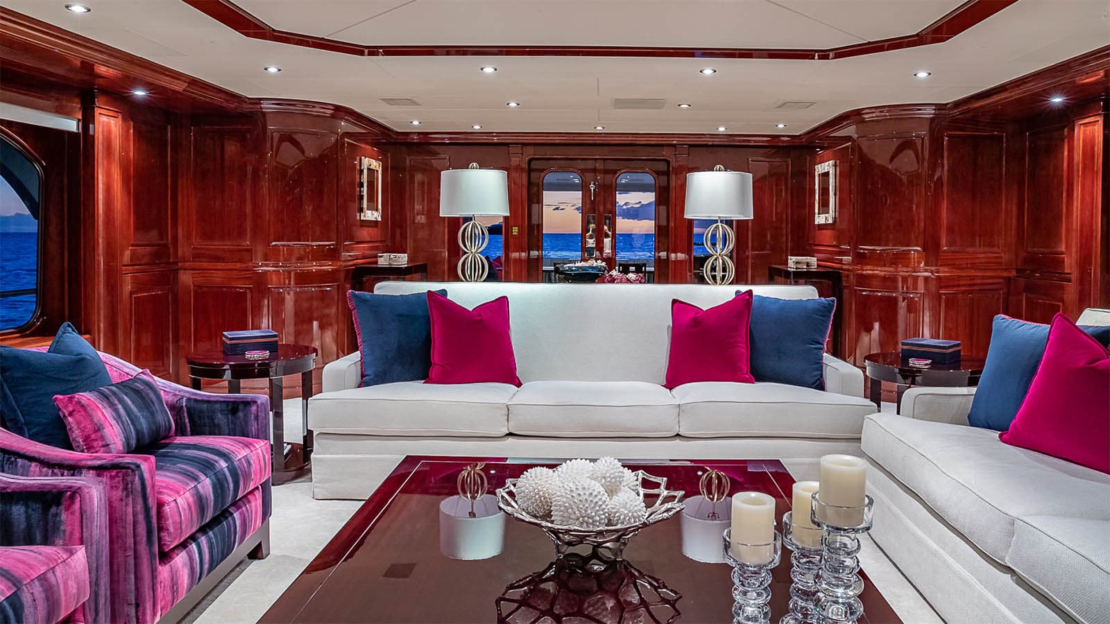 CARTE BLANCHE - saloon | Drivas Yachts