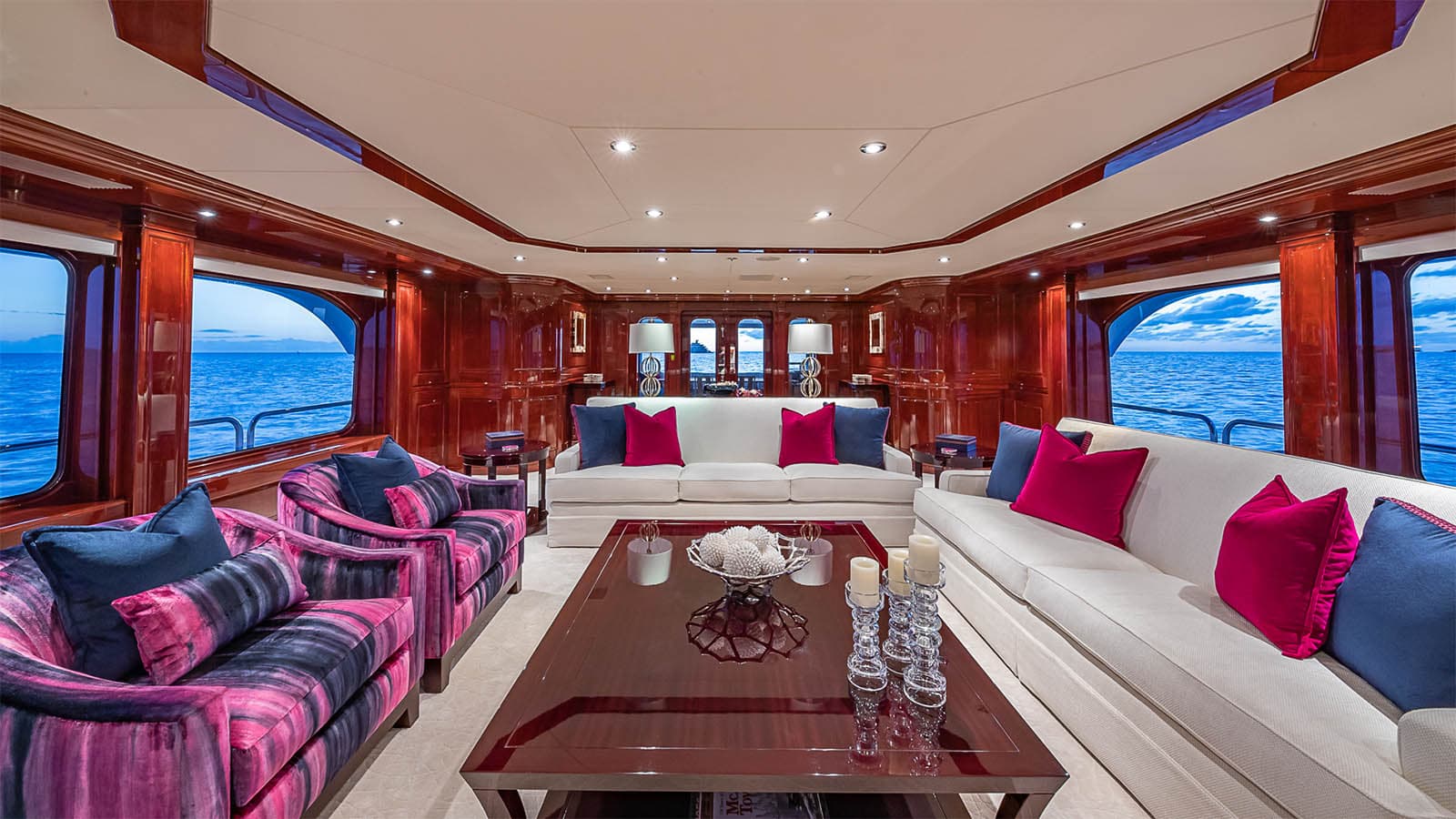 CARTE BLANCHE - saloon | Drivas Yachts