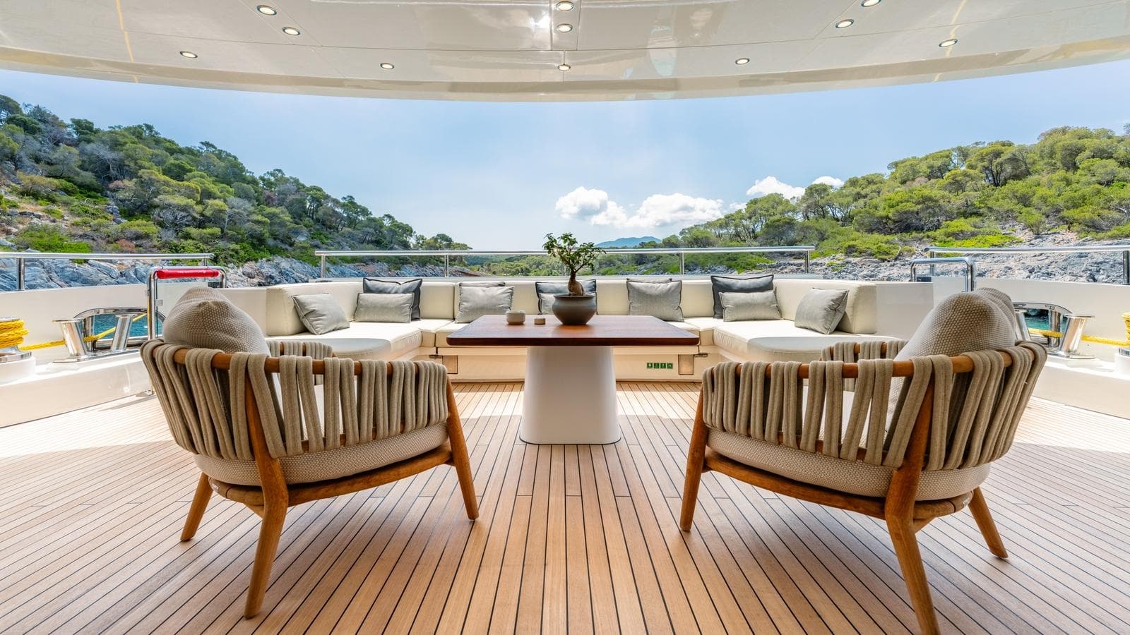 ZIA - deck aft | Drivas Yachts