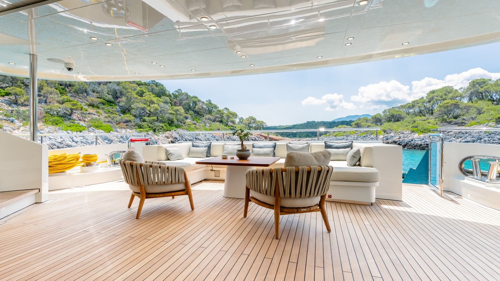 ZIA - deck aft | Drivas Yachts