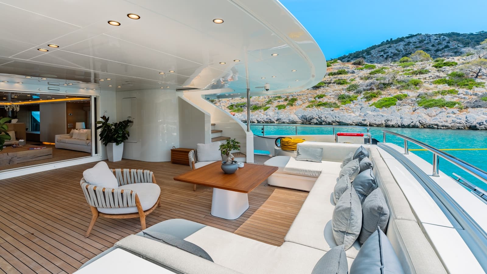 ZIA - deck aft | Drivas Yachts