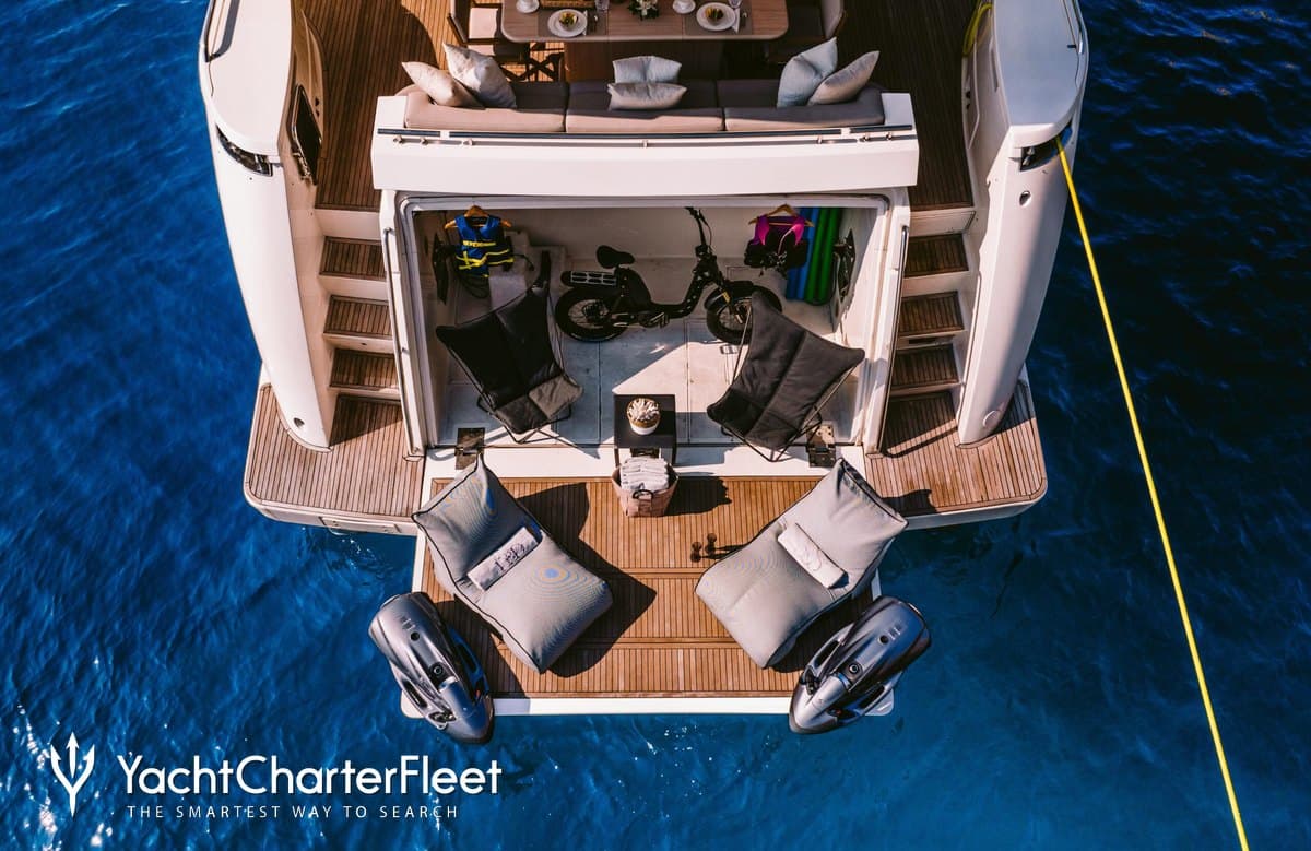 Motor yacht D&D 24m by Ferretti — aft deck