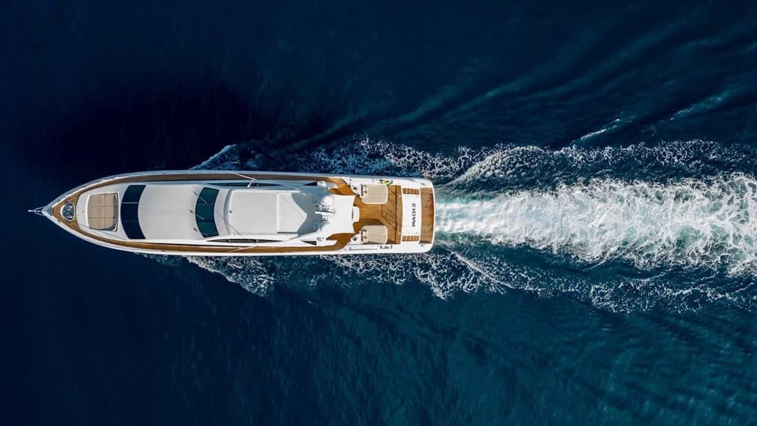 Motor yacht WET PANTHER 31m by Mangusta (Overmarine) — photo 7