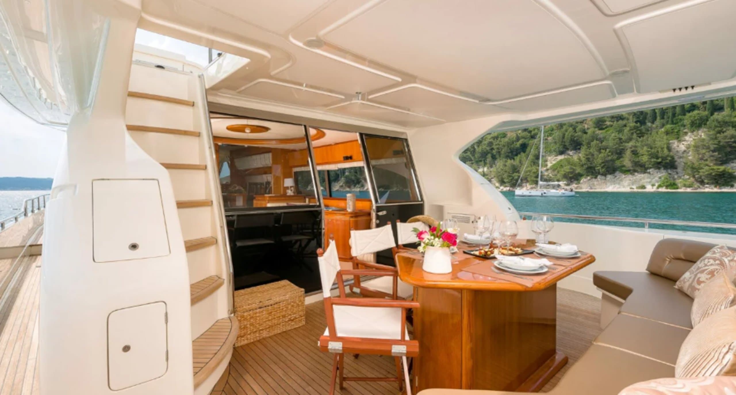 FERRETTI 730 FLY | Drivas Yachts