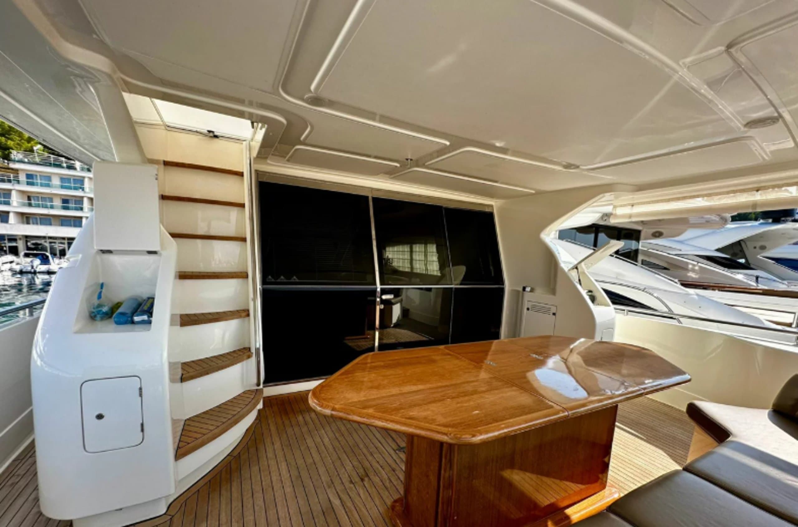 FERRETTI 730 FLY | Drivas Yachts