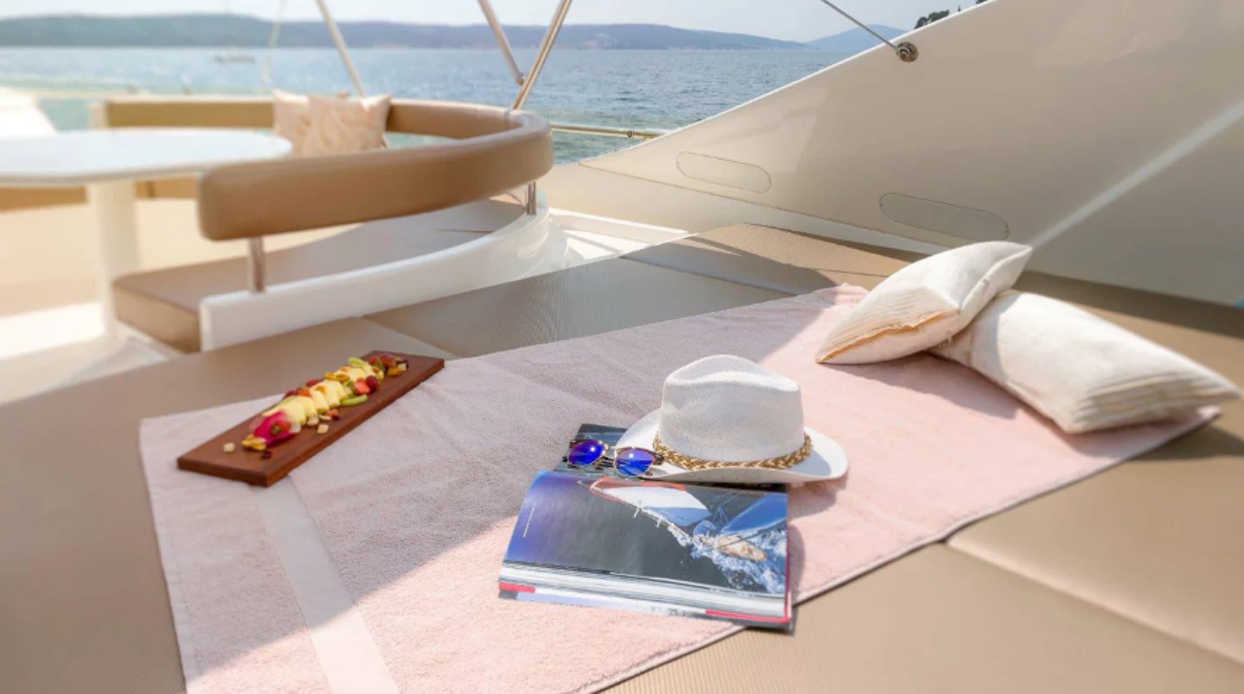 FERRETTI 730 FLY | Drivas Yachts