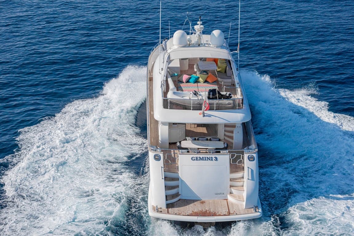 GEMINI 3 - ext stern | Drivas Yachts