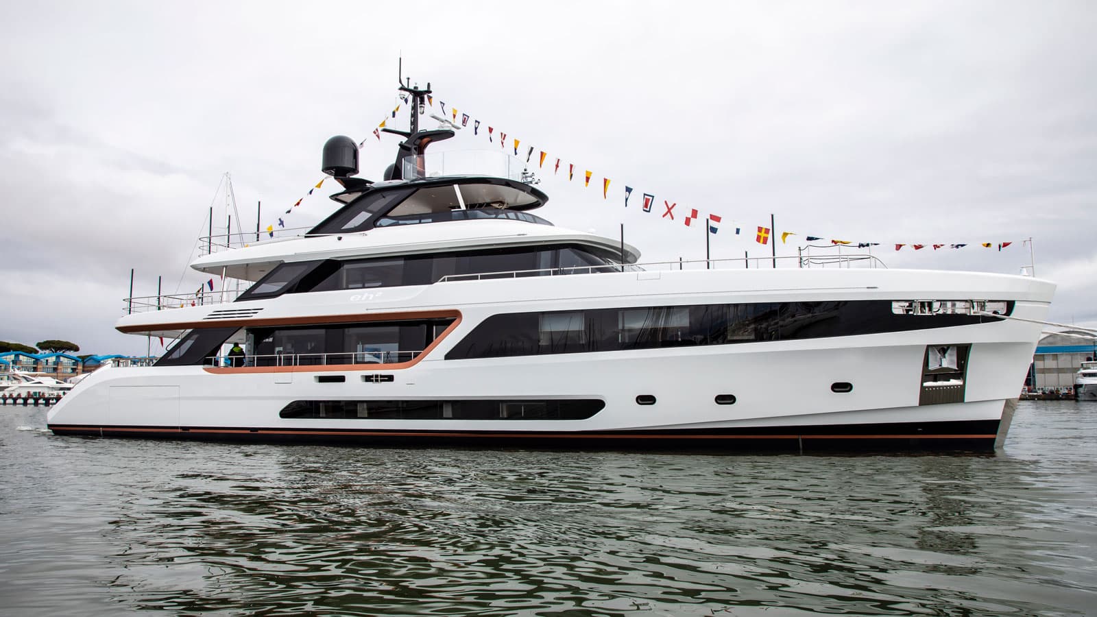 EH2 - ext | Drivas Yachts