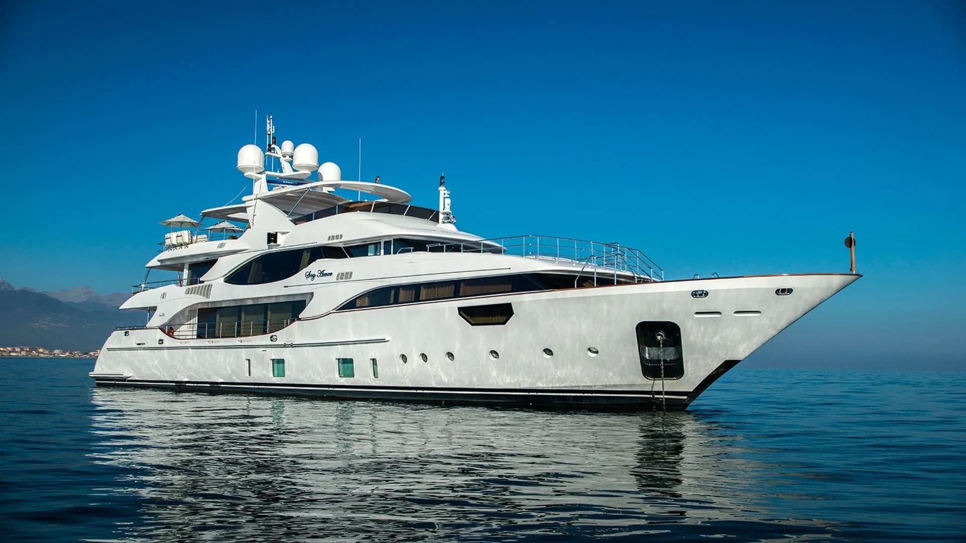 NELA - ext stbd | Drivas Yachts