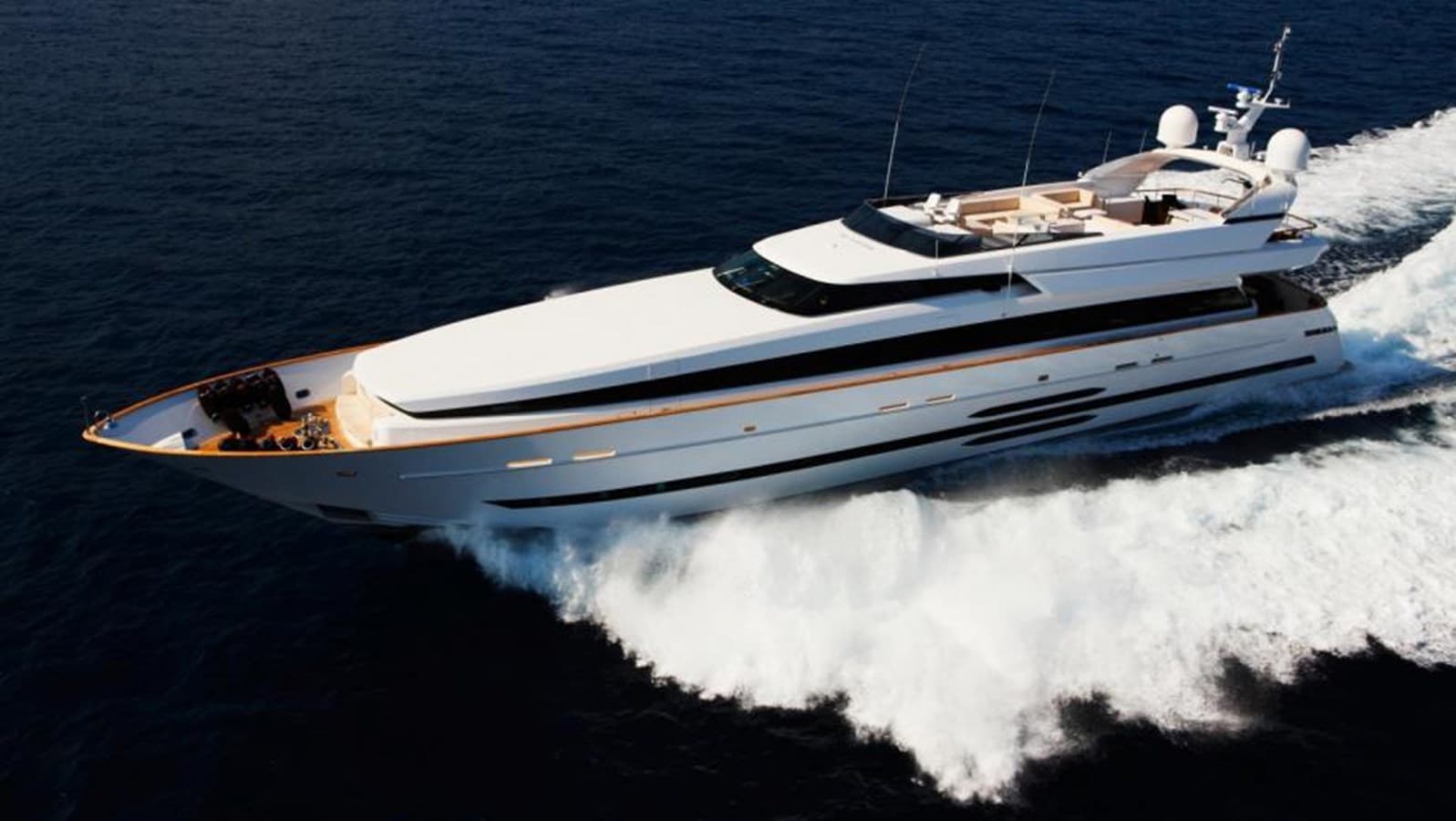 NINO - ext running | Drivas Yachts