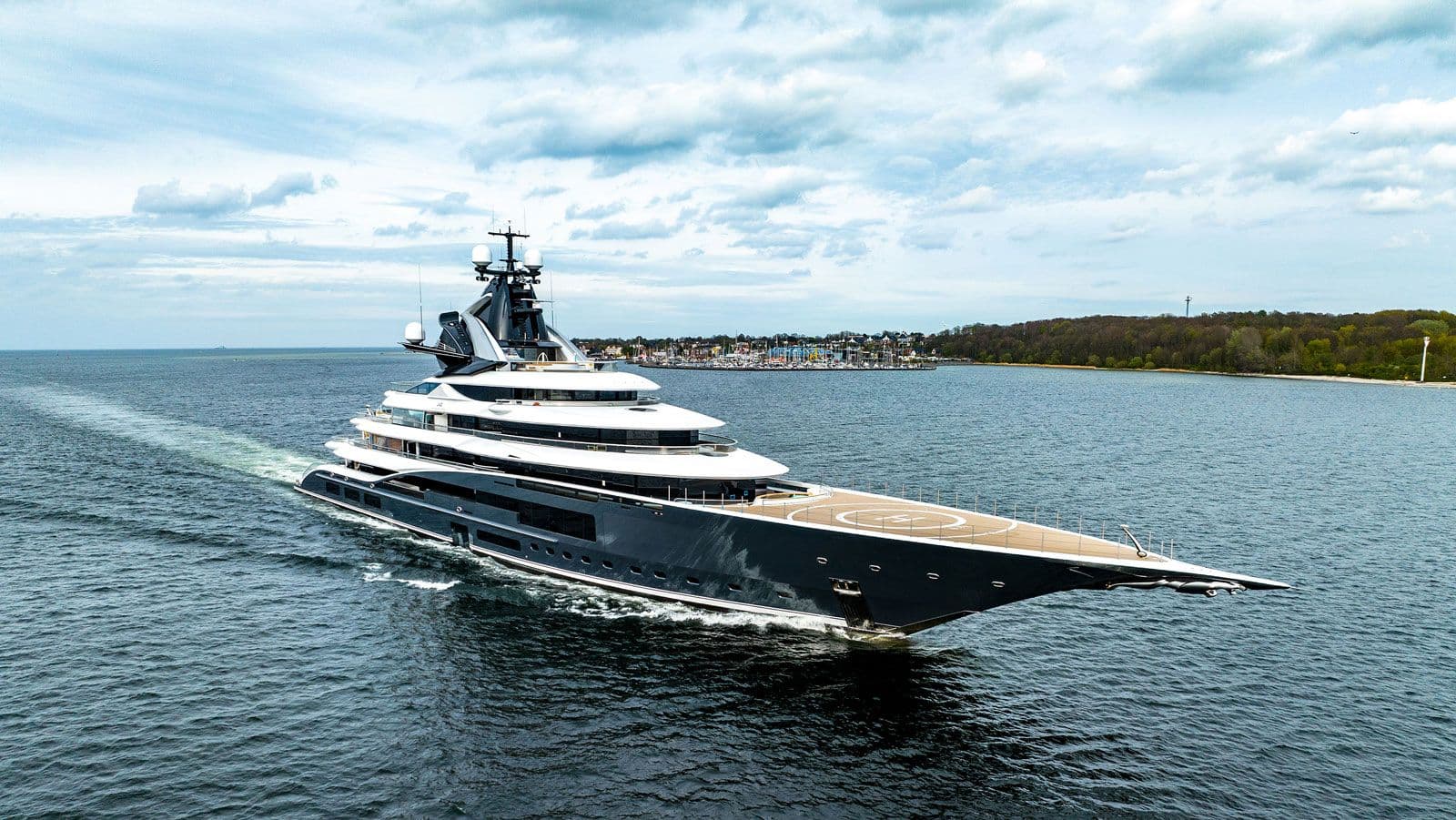 Motor yacht KISMET 122m by Lurssen — aerial view