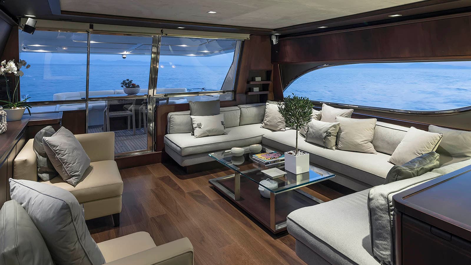 Motor yacht LAZY DAYS 24.38m by Ferretti — photo 4