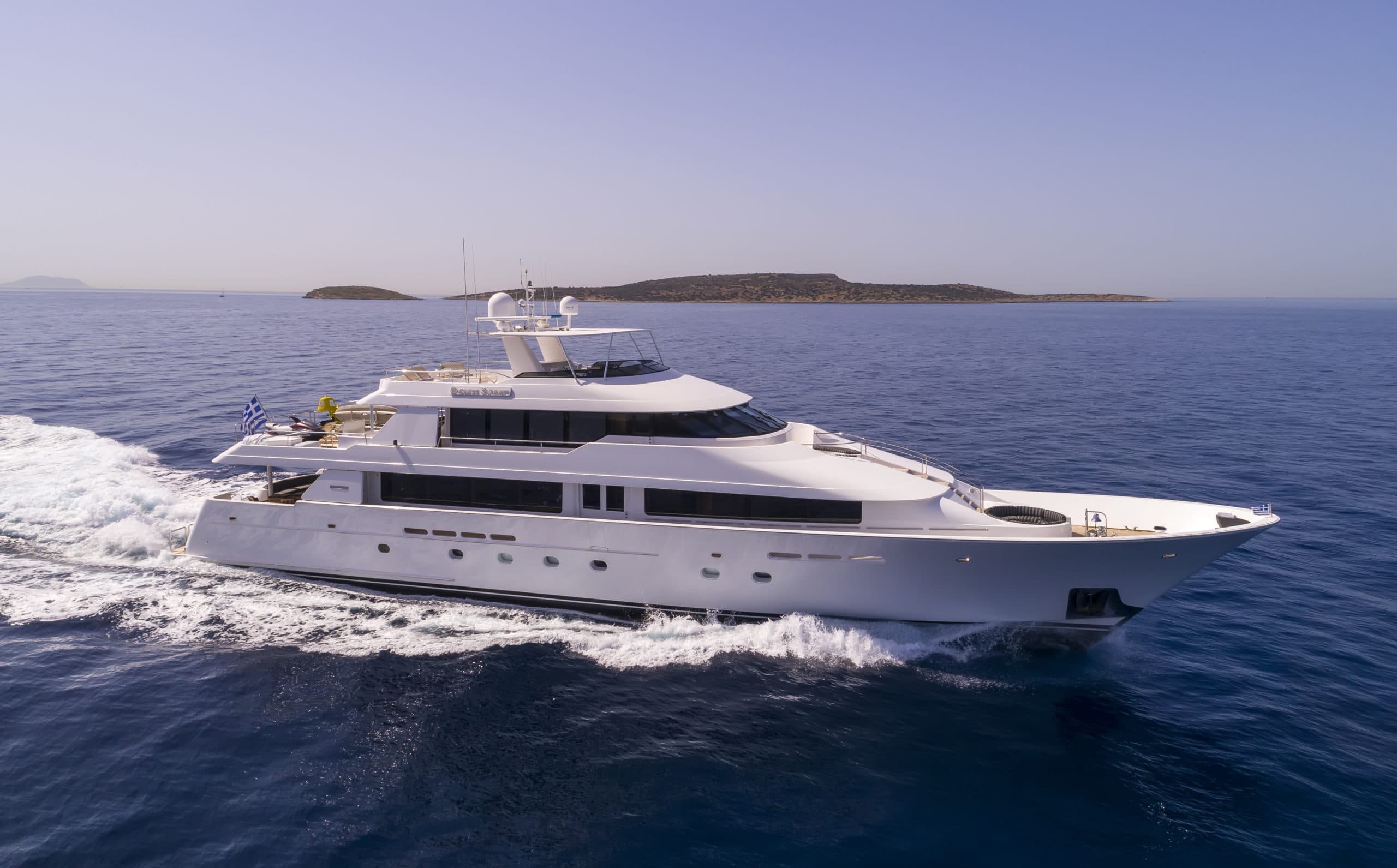 ENDLESS SUMMER - ext running | Drivas Yachts