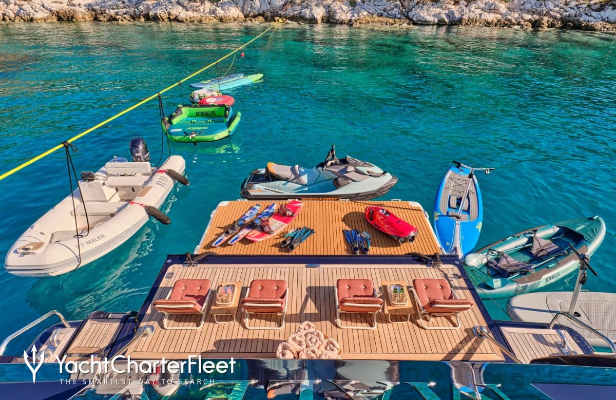 Motor yacht MALEN 34.2m by Custom Line — photo 5