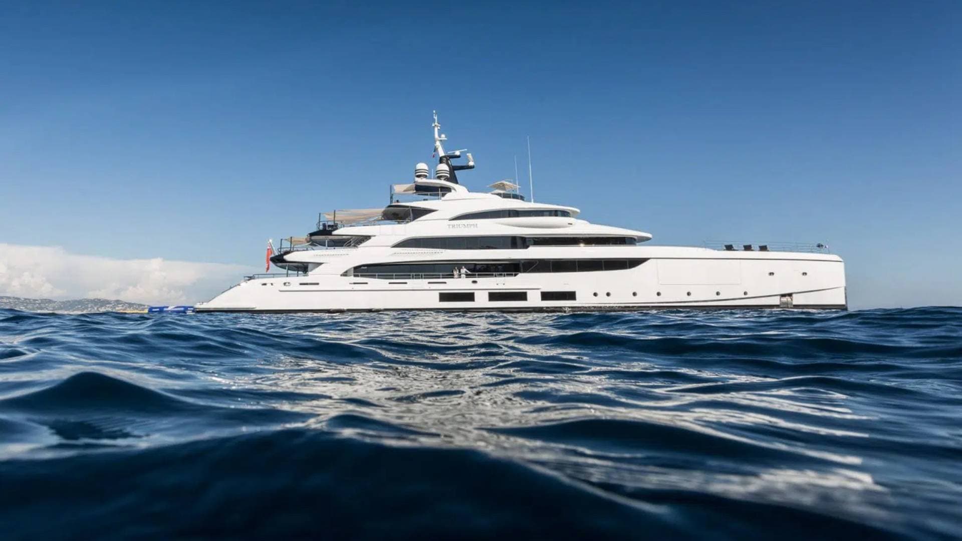 TRIUMPH - ext | Drivas Yachts
