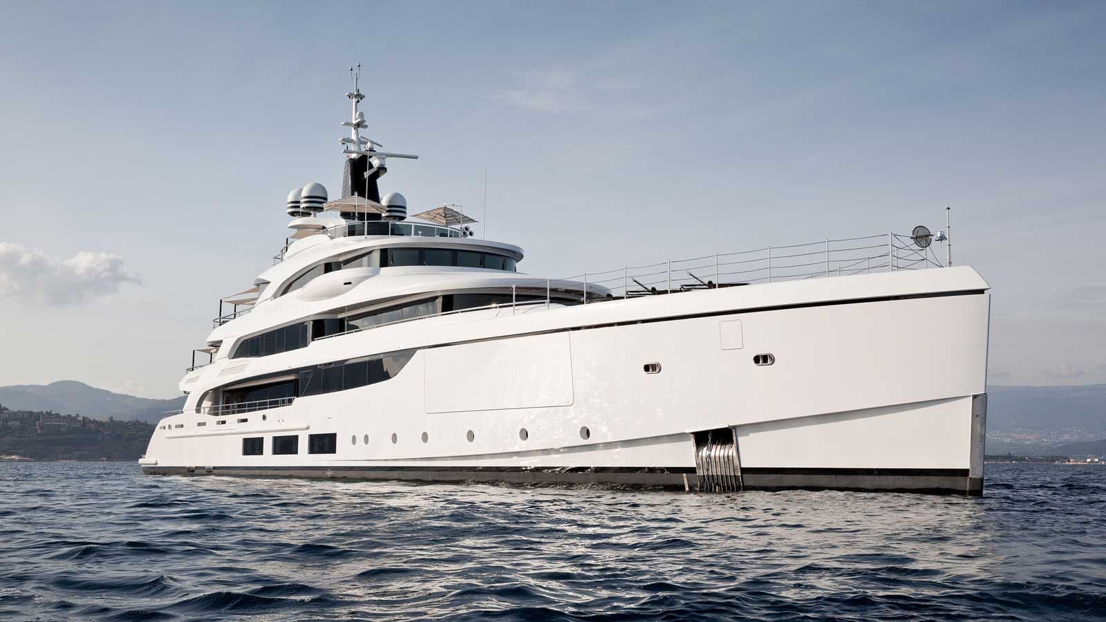 TRIUMPH - ext stbd | Drivas Yachts