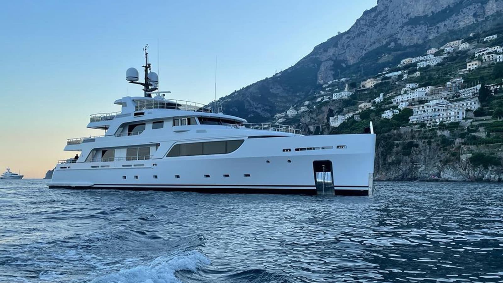 BOJI - ext | Drivas Yachts