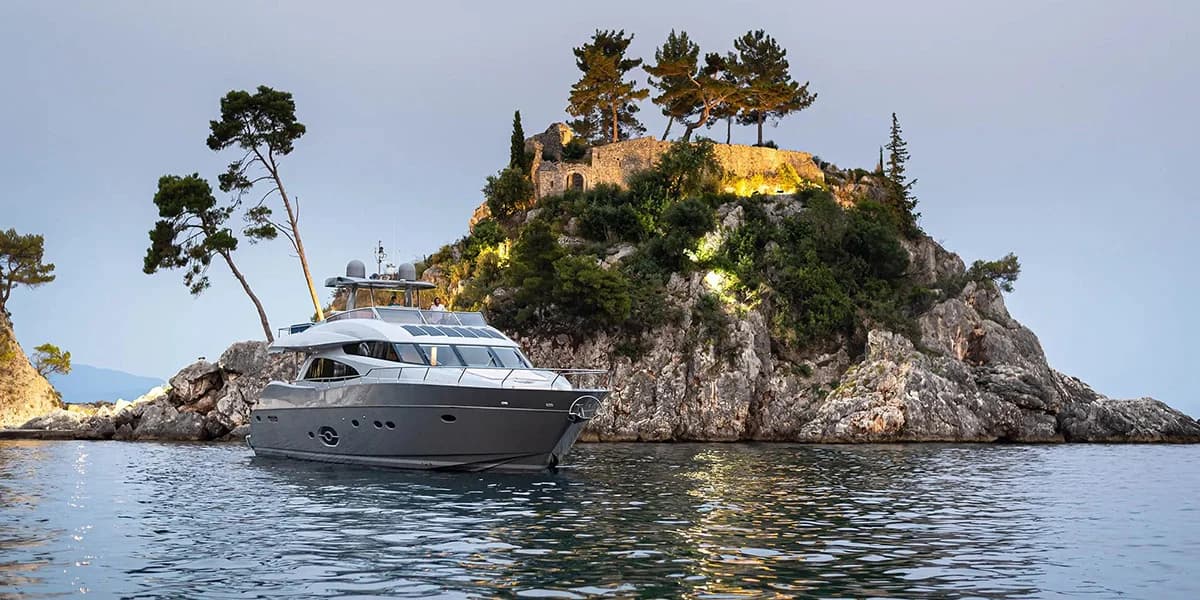 Stela 117 - ext | Drivas Yachts
