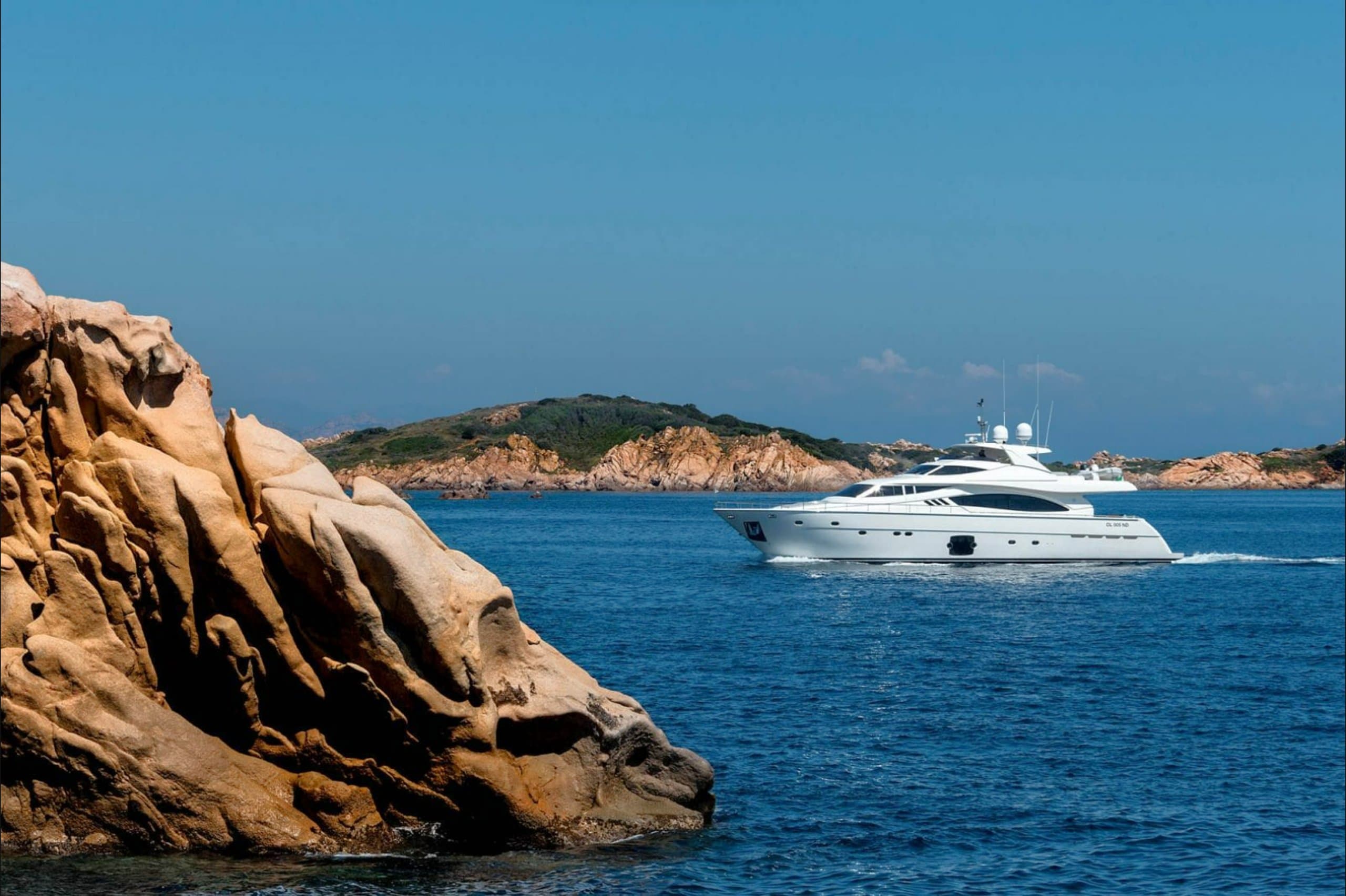 PORTHOS SANS ABRI | Drivas Yachts