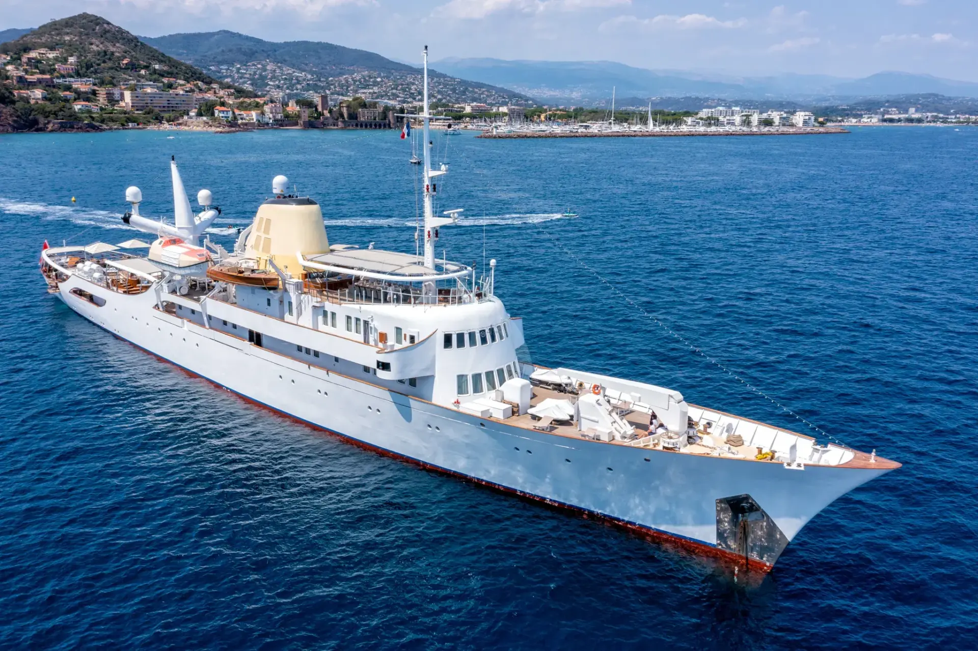 CHRISTINA O - ext stbd | Drivas Yachts