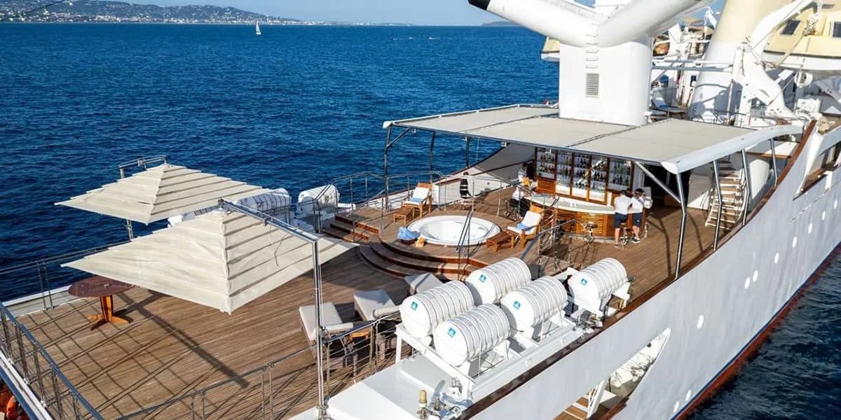CHRISTINA O - ext stbd | Drivas Yachts