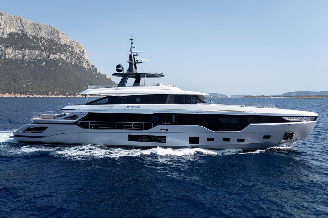 DUKE - ext stbd | Drivas Yachts