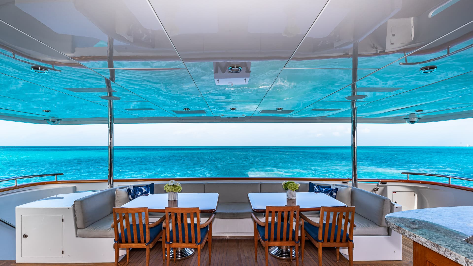 AMORE - deck aft | Drivas Yachts