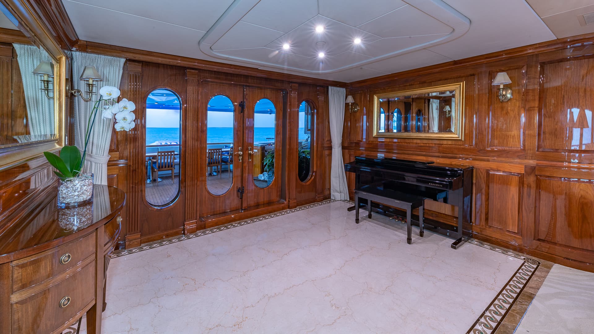 AMORE - saloon | Drivas Yachts