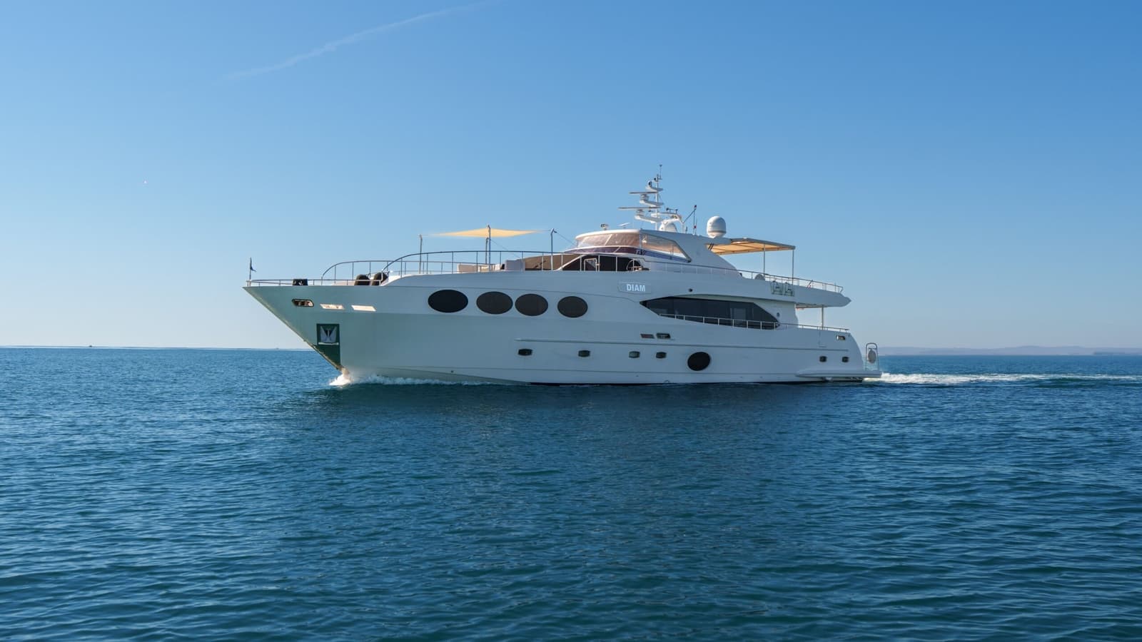 DIAM - ext port | Drivas Yachts