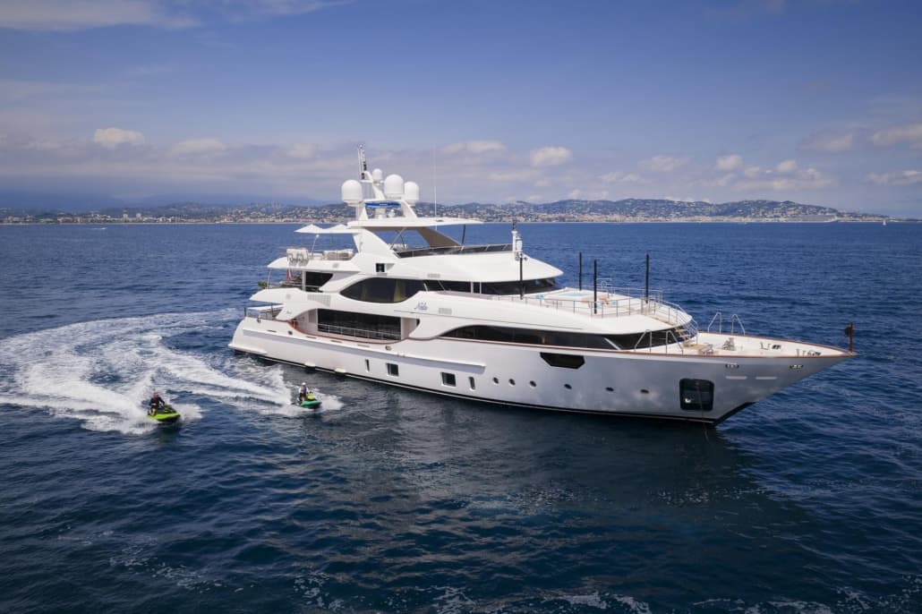 NELA - ext running | Drivas Yachts