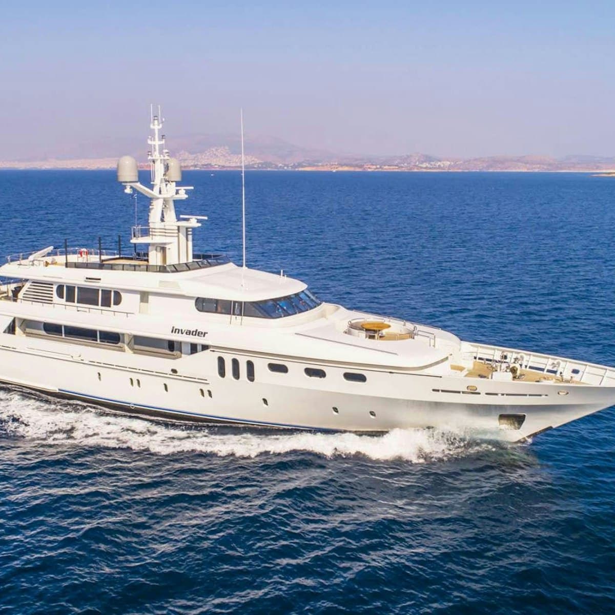 INVADER - ext running | Drivas Yachts