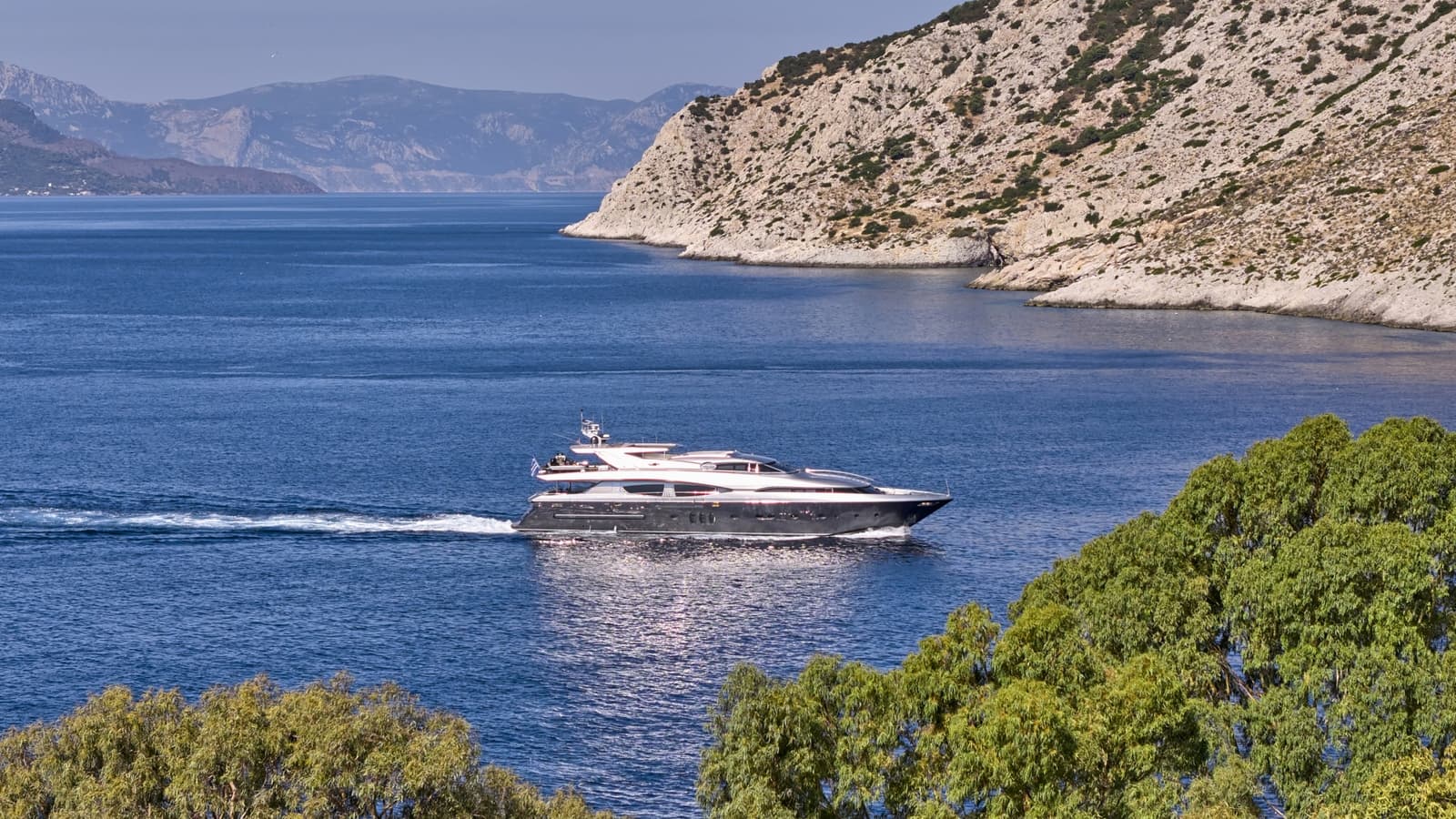 ONCE MORE - ext running | Drivas Yachts