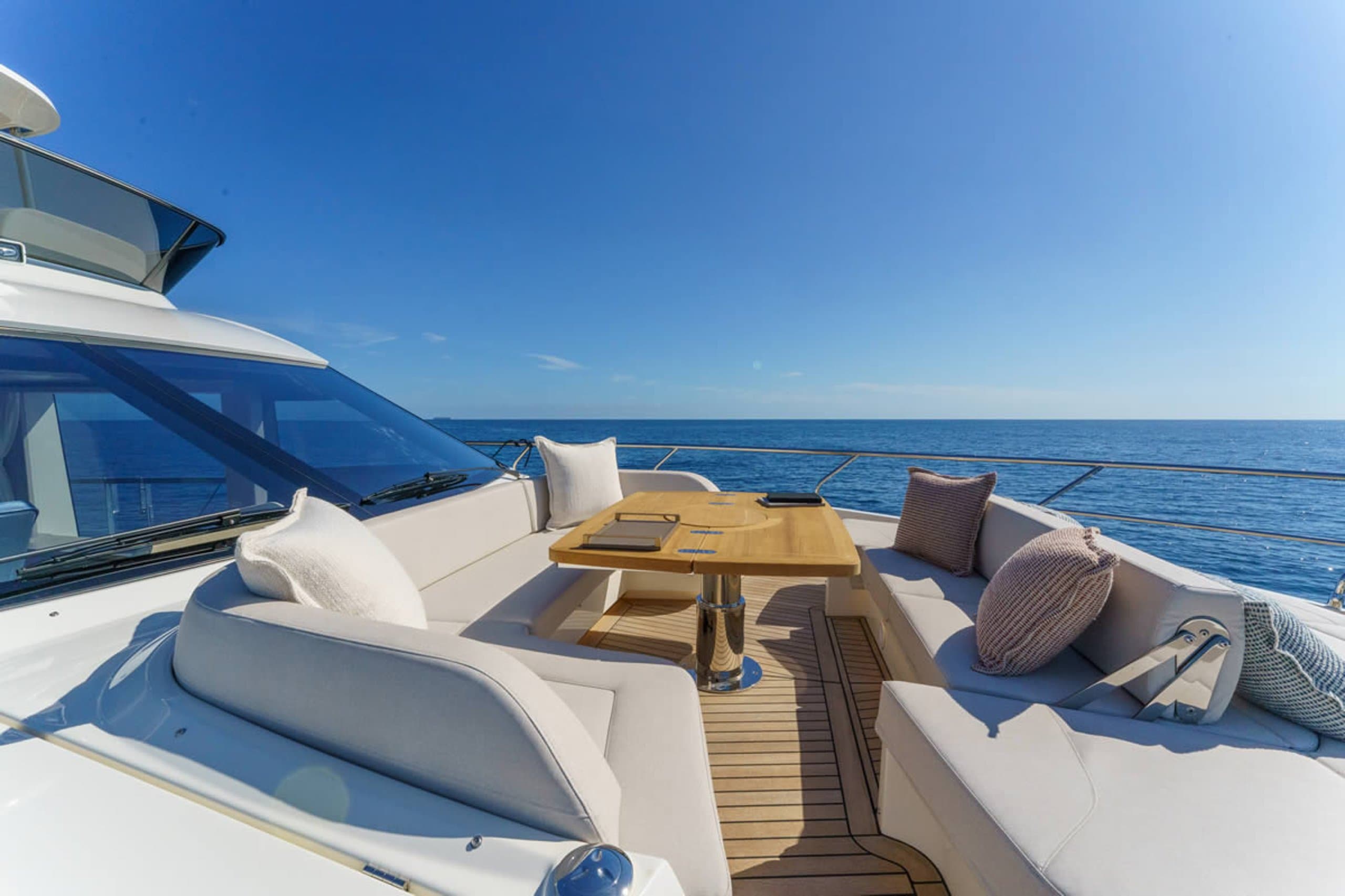 ABSOLUTE 70 FLY | Drivas Yachts
